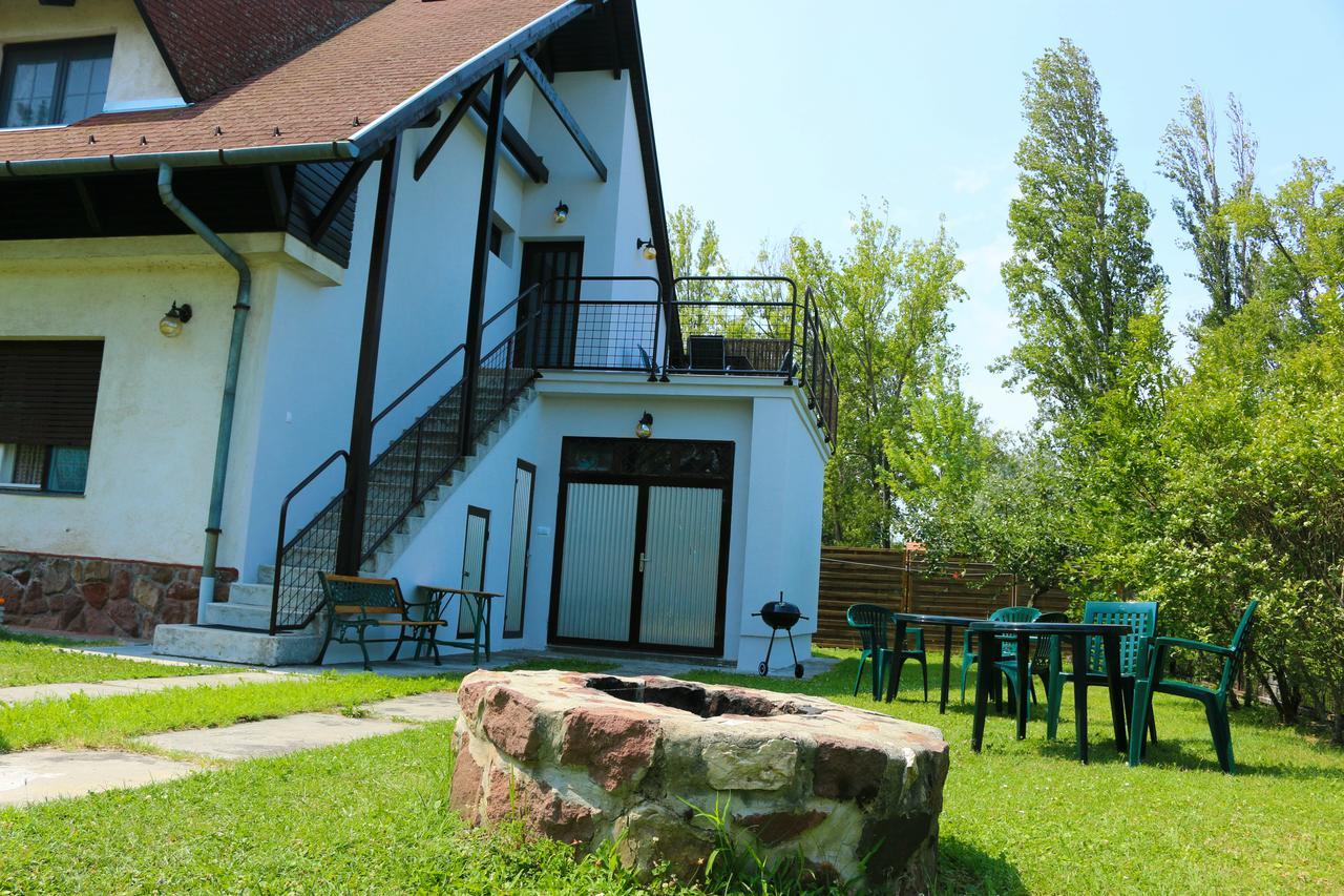 Nefelejcs Villa Zamardi Luaran gambar